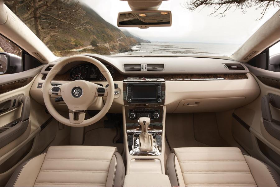  Volkswagen Passat CC Gold Coast Edition 2008 года  (фото 3 из 5)
